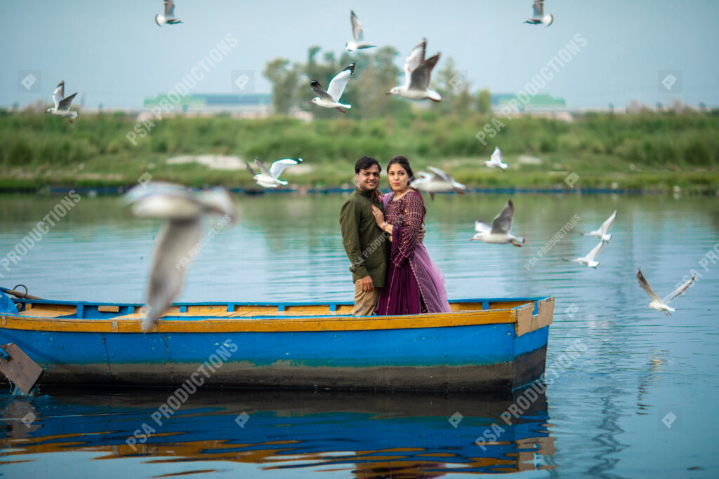 Lokesh & Neha Pre Wedding on Boat at Yamuna Ghat No. 24 Ganesh 1Z6A9274